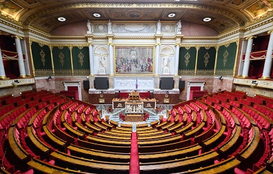 [L'hémicycle de l'Assemblée Nationale]