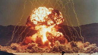 [Explosion nucléaire]
