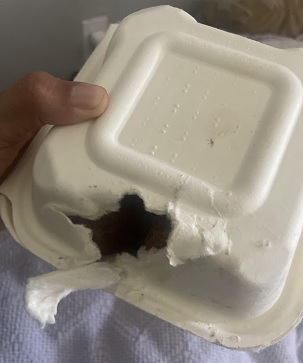 [Une boîte Uber Eats explosée]