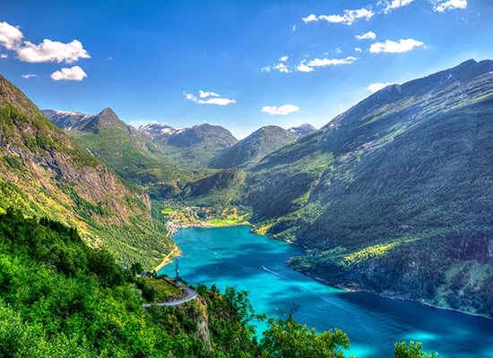 [Un fjord en Norvège]